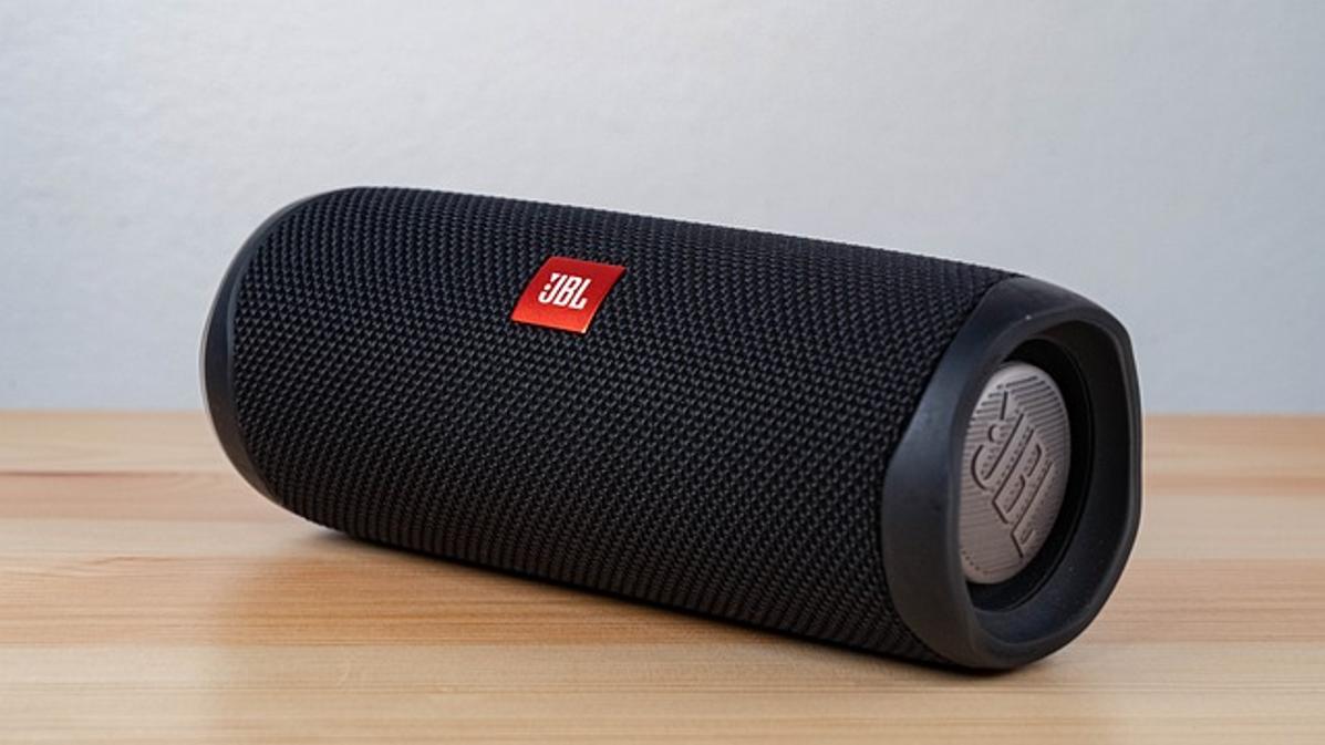 comment synchroniser les enceintes JBL